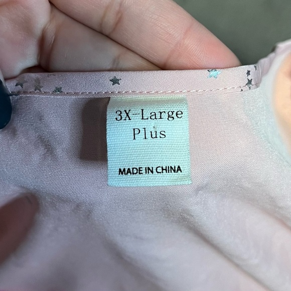 Plus size, long sleeve, pink dress with stars. - Picture 3 of 6